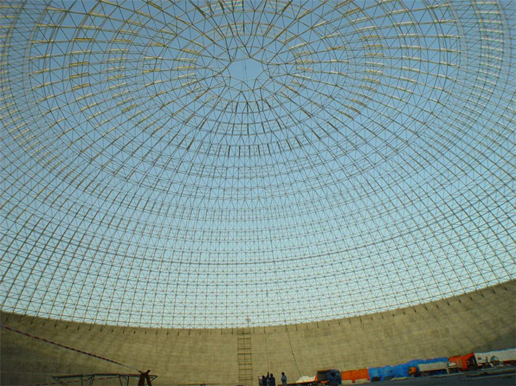 電廠(chǎng)水庫(kù)網(wǎng)架屬于大型網(wǎng)架，對(duì)安全性要求比較高